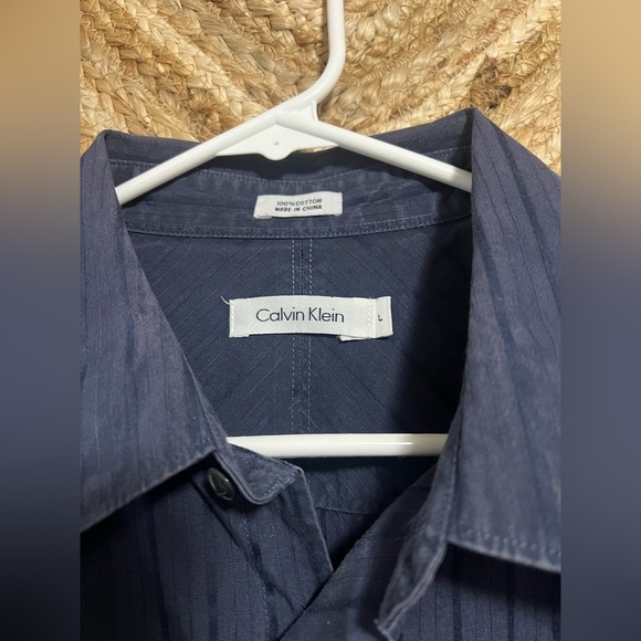 Calvin Klein Men's Dark Blue Striped Button Down Dress Shirt,Size L - Picture 2 of 10
